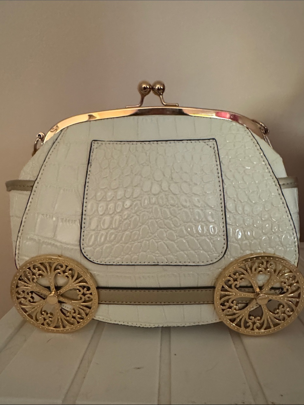 White Embellished Carriage purse with Gold Chain Detail and shoulder strap - Picture 3 of 7